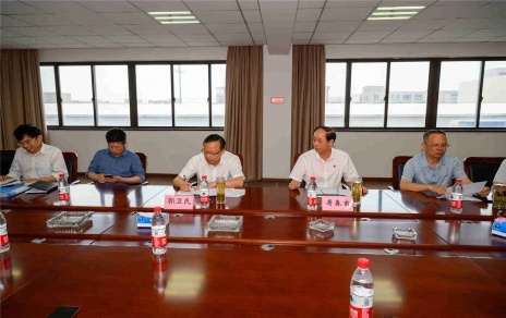 嘉興商品交易產(chǎn)業(yè)園管理辦公室對我公司蔬菜批發(fā)市場 開展“守根脈、保平安、辦實事”網(wǎng)格大走訪座談會