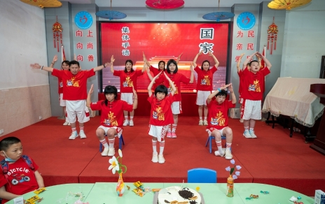 “水點(diǎn)點(diǎn)”---用心暖童心，用情伴成長！