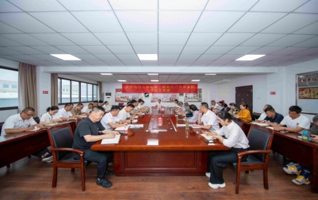 以學(xué)促行、以行促干、正風(fēng)肅紀(jì)，勤廉并重干事業(yè)！